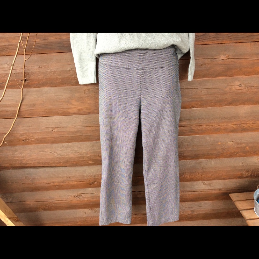 Ankle length women’s stretch pants